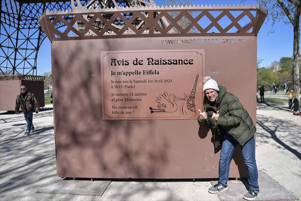 The piece of art 'Eiffela Tower' in Paris