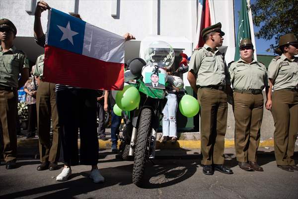 Chileans pay tribute to police officer killed by criminals