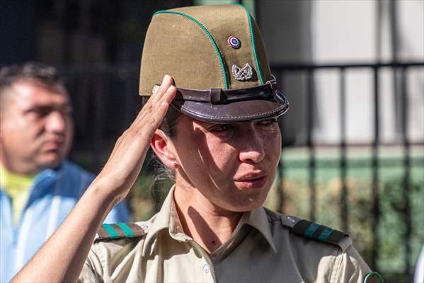 Chileans pay tribute to police officer killed by criminals