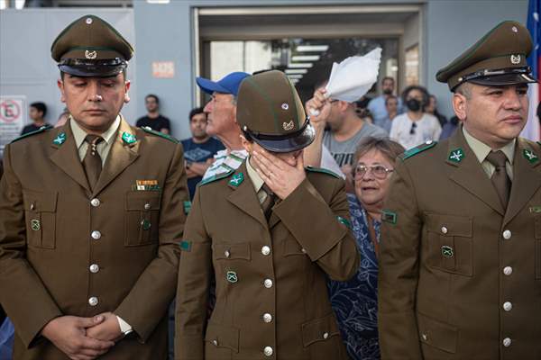 Chileans pay tribute to police officer killed by criminals