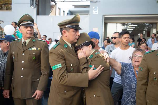 Chileans pay tribute to police officer killed by criminals