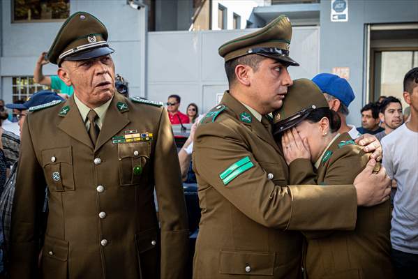 Chileans pay tribute to police officer killed by criminals