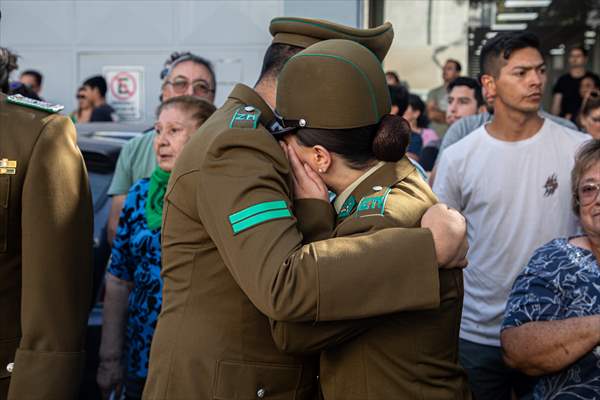 Chileans pay tribute to police officer killed by criminals