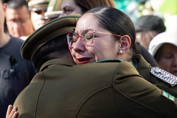 Chileans pay tribute to police officer killed by criminals
