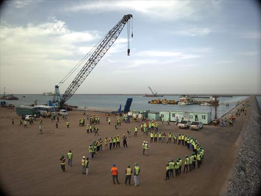 Orta Doğu'nun en büyük limanlarından Irak'taki Büyük Faw'ın inşaat çalışmaları devam ediyor