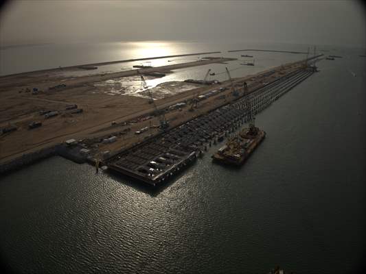 Orta Doğu'nun en büyük limanlarından Irak'taki Büyük Faw'ın inşaat çalışmaları devam ediyor