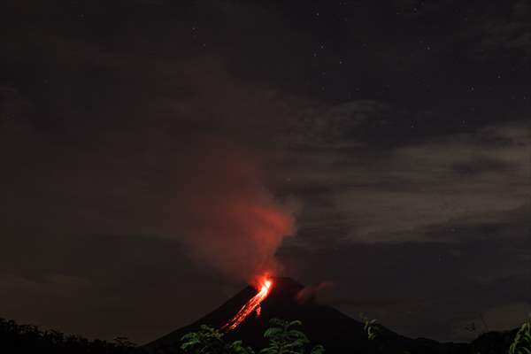 Active voclacno Mount Merapi spews pyroclastic flow