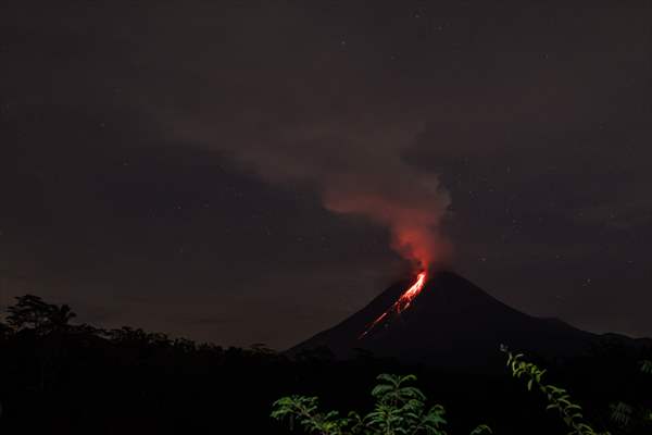 Active voclacno Mount Merapi spews pyroclastic flow
