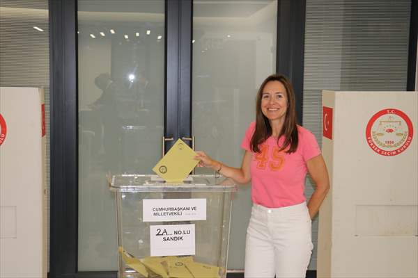 Güney Afrika'da Türkiye'deki 14 Mayıs seçimleri için oy kullanma işlemi başladı