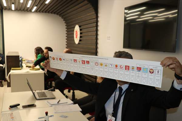 Güney Afrika'da Türkiye'deki 14 Mayıs seçimleri için oy kullanma işlemi başladı