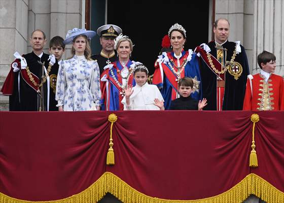 King Charles III and Queen Camilla make first balcony appearance after coronation