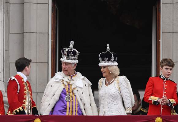 King Charles III and Queen Camilla make first balcony appearance after coronation