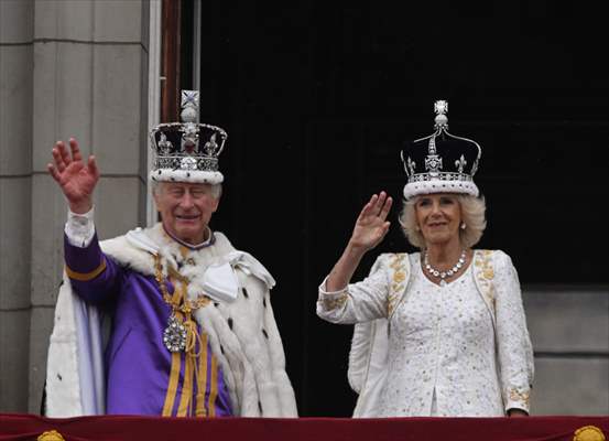 King Charles III and Queen Camilla make first balcony appearance after coronation