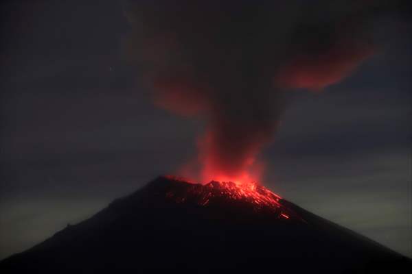 Popocatepetl volcano erupts in Mexico