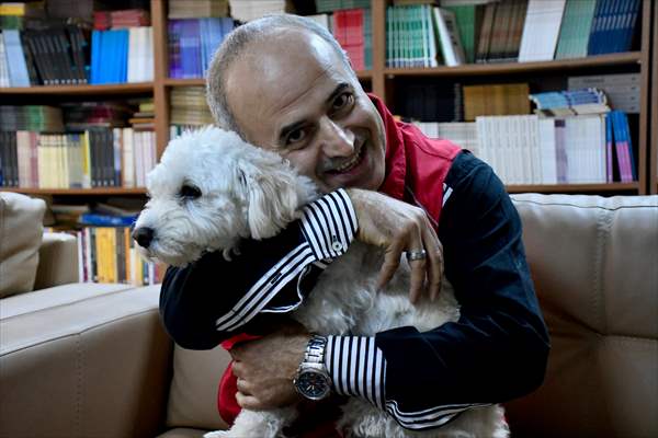 İki aylıkken sahiplenilen köpek 'Mila' gençlik merkezinde 7. yaşına girdi