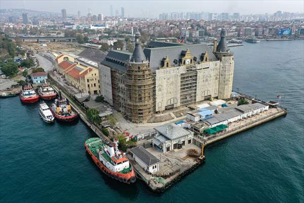 İstanbul'un sembollerinden tarihi Haydarpaşa Garı restorasyonla özgün haline kavuşuyor