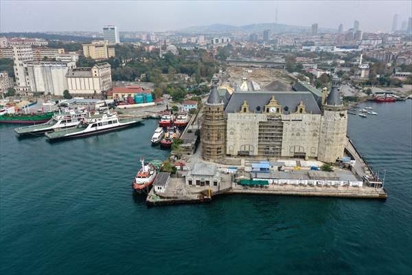 İstanbul'un sembollerinden tarihi Haydarpaşa Garı restorasyonla özgün haline kavuşuyor