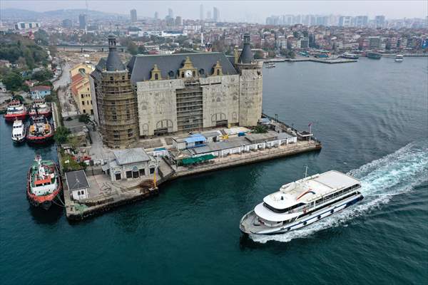 İstanbul'un sembollerinden tarihi Haydarpaşa Garı restorasyonla özgün haline kavuşuyor