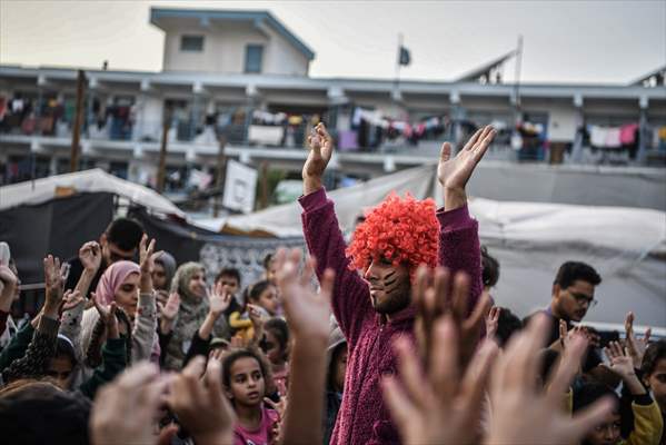 Daily life in Gaza during humanitarian pause