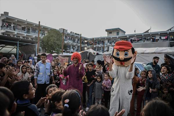 Daily life in Gaza during humanitarian pause