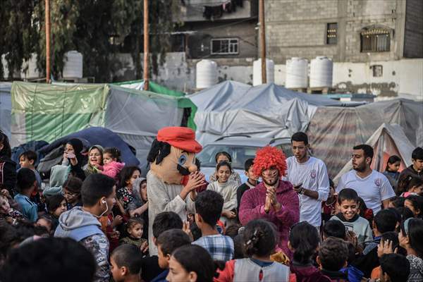 Daily life in Gaza during humanitarian pause