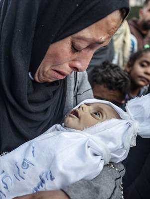 Israeli attacks resume at Gaza after humanitarian pause