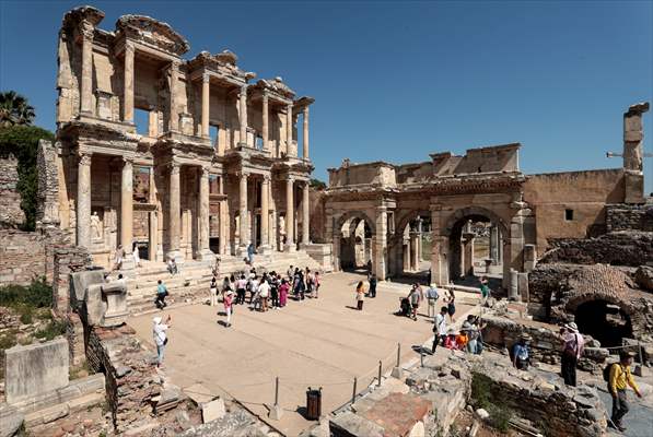 Efes Antik Kenti'nde yer alan Celsus Kütüphanesi