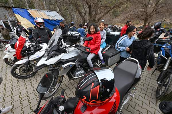 Adiyaman Motorcycle Club visits children of earthquake-stricken village