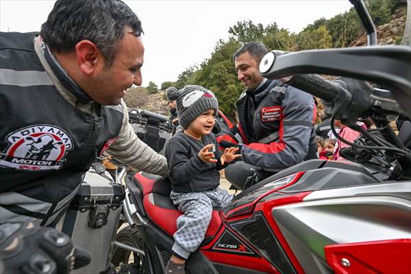 Adiyaman Motorcycle Club visits children of earthquake-stricken village