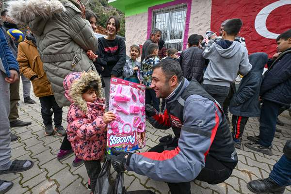 Adiyaman Motorcycle Club visits children of earthquake-stricken village