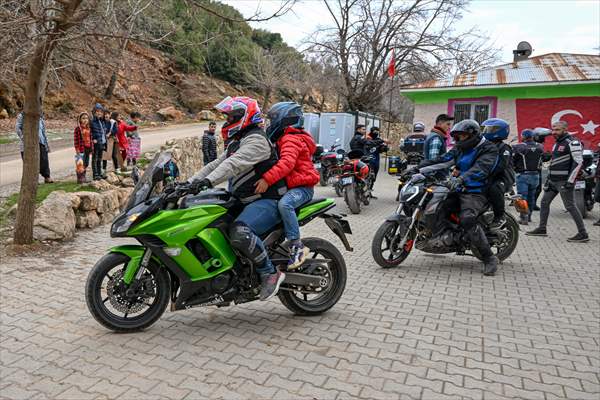 Adiyaman Motorcycle Club visits children of earthquake-stricken village