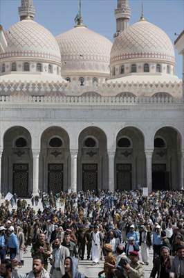 Houthis mark 20th anniversary of Hussein al-Houthi's assassination in Yemen