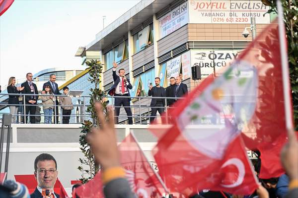 İBB Başkanı İmamoğlu Çekmeköy ve Sancaktepe'de halk buluşmalarına katıldı