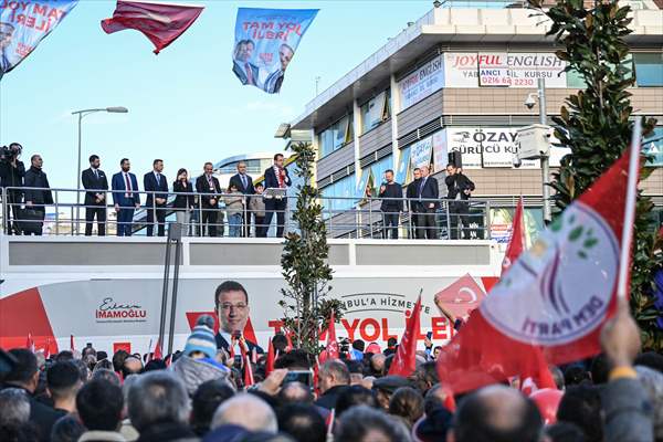 İBB Başkanı İmamoğlu Çekmeköy ve Sancaktepe'de halk buluşmalarına katıldı
