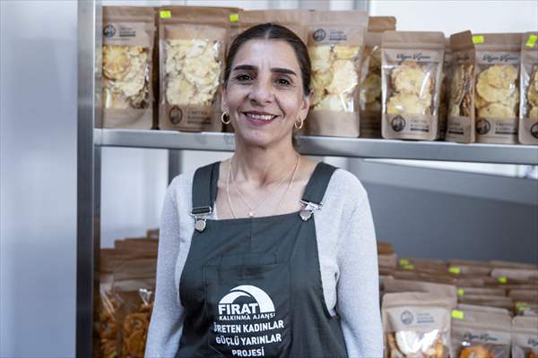 Tunceli'de kurulan meyve sebze kurutma tesisi dar gelirli kadınlara iş kapısı oldu