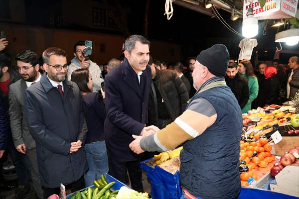 İBB Başkan adayı Kurum, gençlerle sahur yaptı