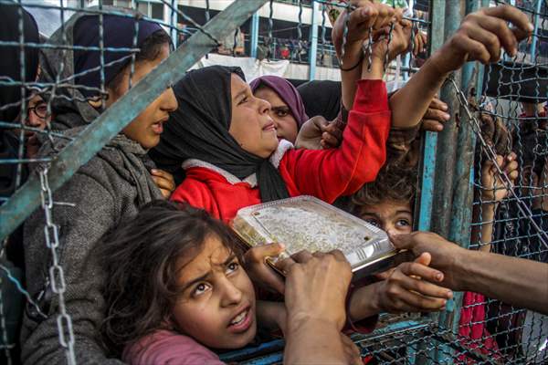 Food distribution in Gaza amid Israeli blockade