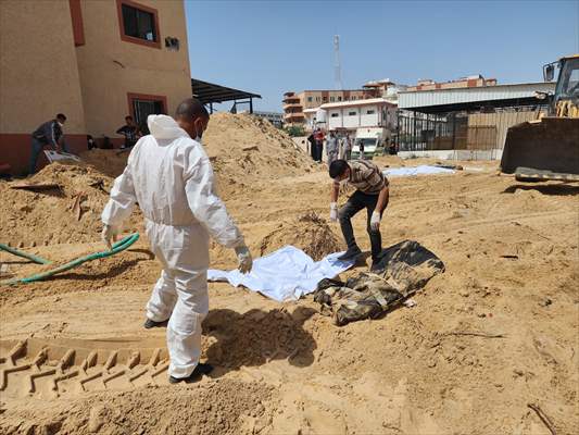 Gazze'deki Nasır Hastanesi'nde bulunan toplu mezardan 51 ceset daha çıkarıldı