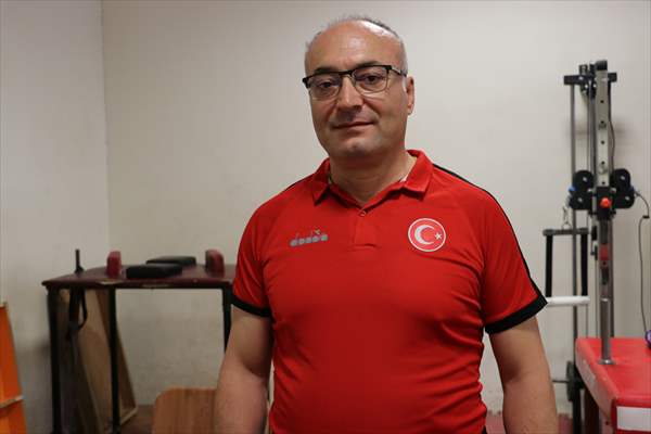 Milli bilek güreşçi İsmail Berk Kurt, gözünü Dünya Şampiyonası'na çevirdi