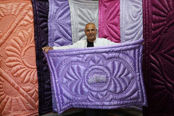 Kilis'in ilmek ilmek işlenen yorganı Avrupa'nın duvarlarını süslüyor