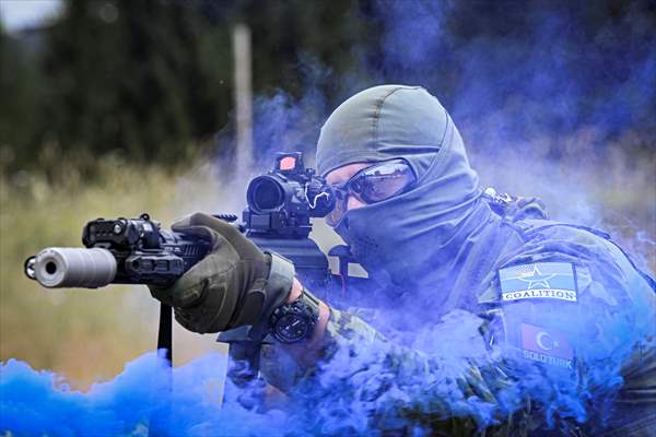 Airsoft tutkunları İzmir'de buluştu