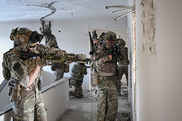 Airsoft tutkunları İzmir'de buluştu
