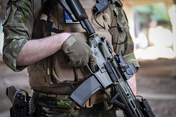 Airsoft tutkunları İzmir'de buluştu