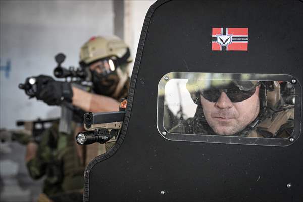 Airsoft tutkunları İzmir'de buluştu