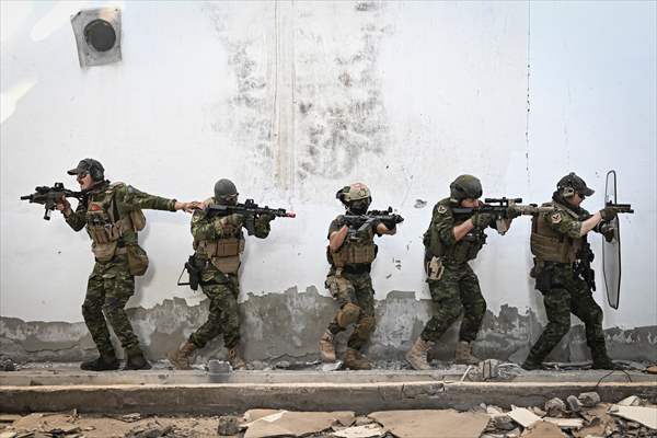 Airsoft tutkunları İzmir'de buluştu