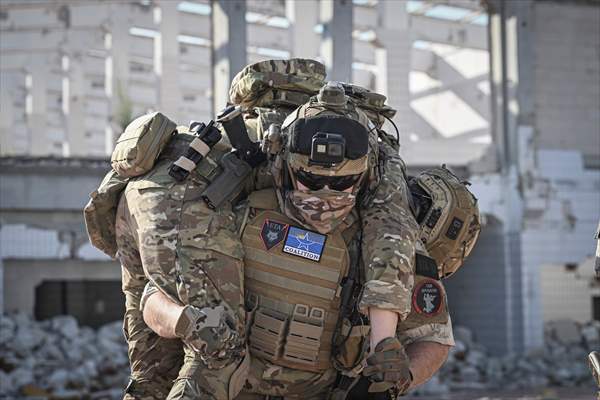 Airsoft tutkunları İzmir'de buluştu