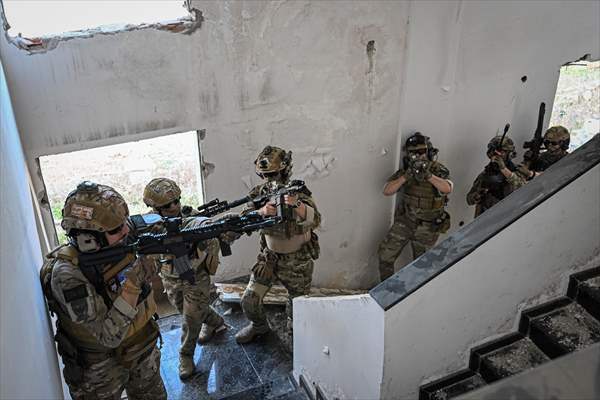 Airsoft tutkunları İzmir'de buluştu