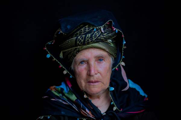 Kofi, a traditional head scarf dating back thousands of years