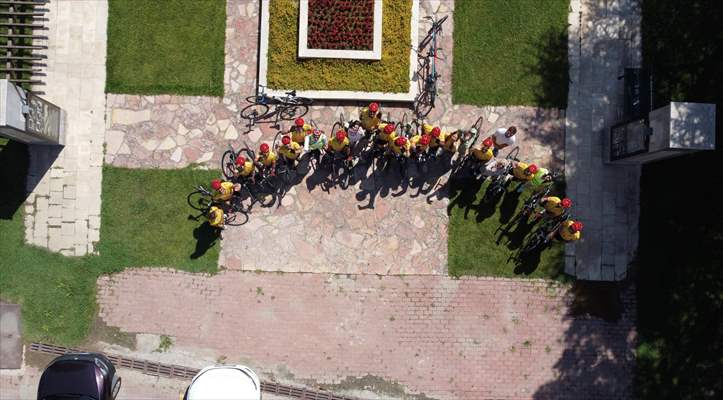 Çölyak farkındalığı için Kocaeli'den Ankara'ya pedal çeviren bisikletliler Bilecik'e ulaştı