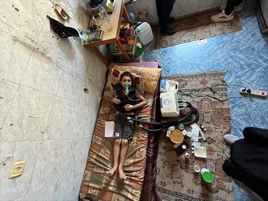 Karaciğer sirozu olan Filistinli çocuk İsrail ambargosu nedeniyle tedaviden mahrum